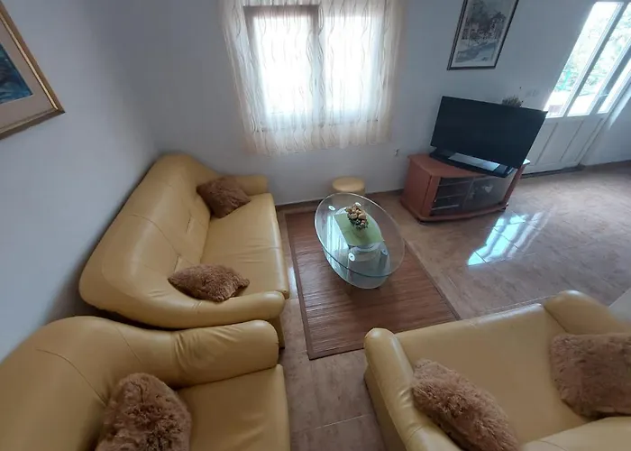 Дом отдыха Peaceful & Cozy Rest House, 80m From *