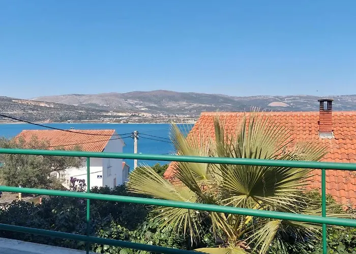 Дом отдыха Peaceful & Cozy Rest House, 80m From Трогир