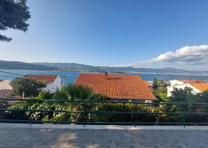 Peaceful & Cozy Rest House, 80m From Трогир