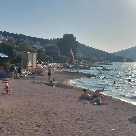 Дом отдыха Peaceful & Cozy Rest House, 80m From Трогир