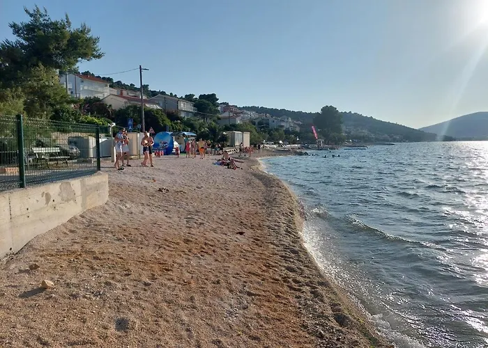 Peaceful & Cozy Rest House, 80m From Будинок відпочинку