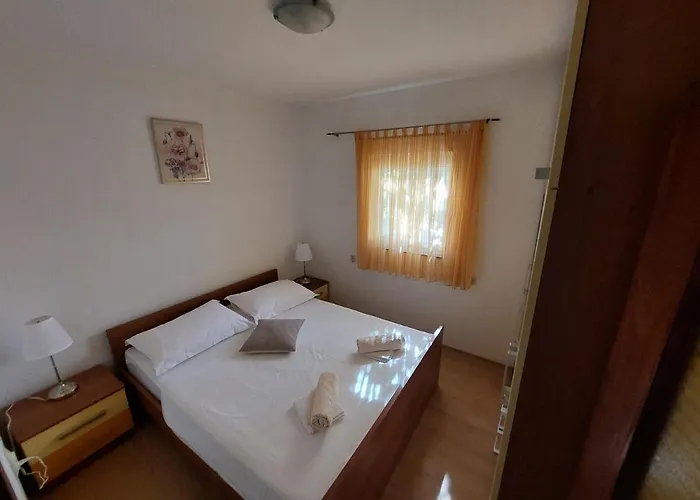 Peaceful & Cozy Rest House, 80m From Будинок відпочинку