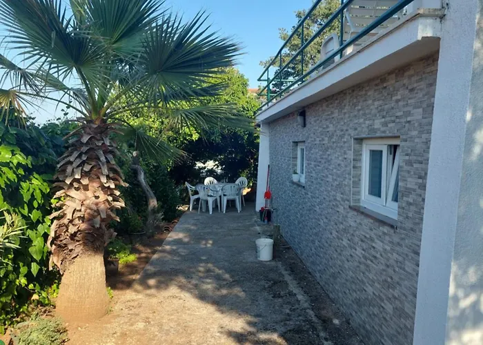 Peaceful & Cozy Rest House, 80m From Трогір